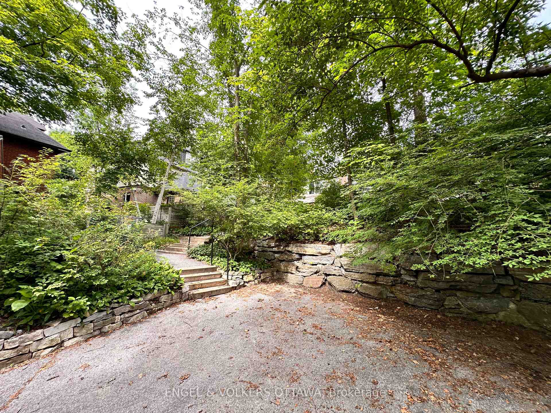 Photo 26 of 33 Belvedere Crescent, Ottawa, Lindenlea — HOMEH