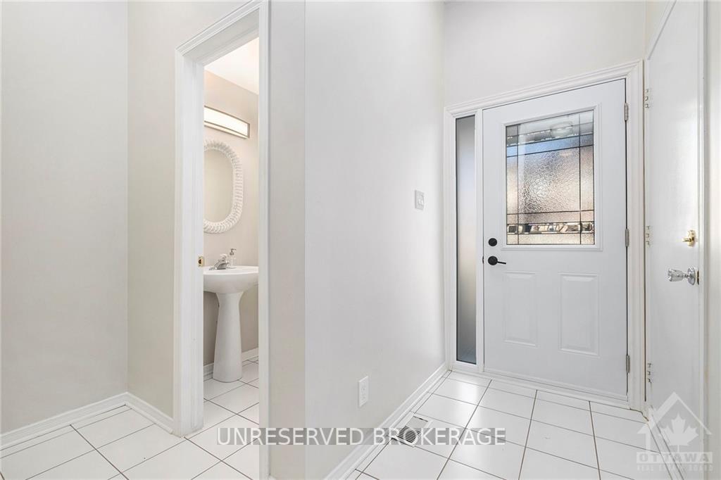 Photo 2 of 38 Stonebriar Drive, Ottawa, Centrepointe — HOMEH