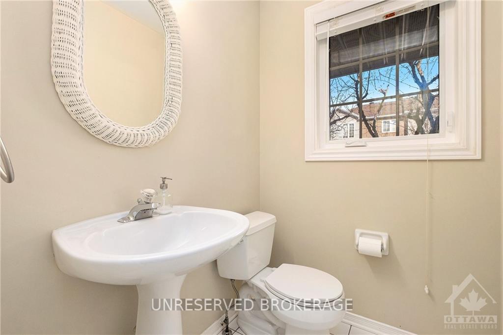 Photo 3 of 38 Stonebriar Drive, Ottawa, Centrepointe — HOMEH