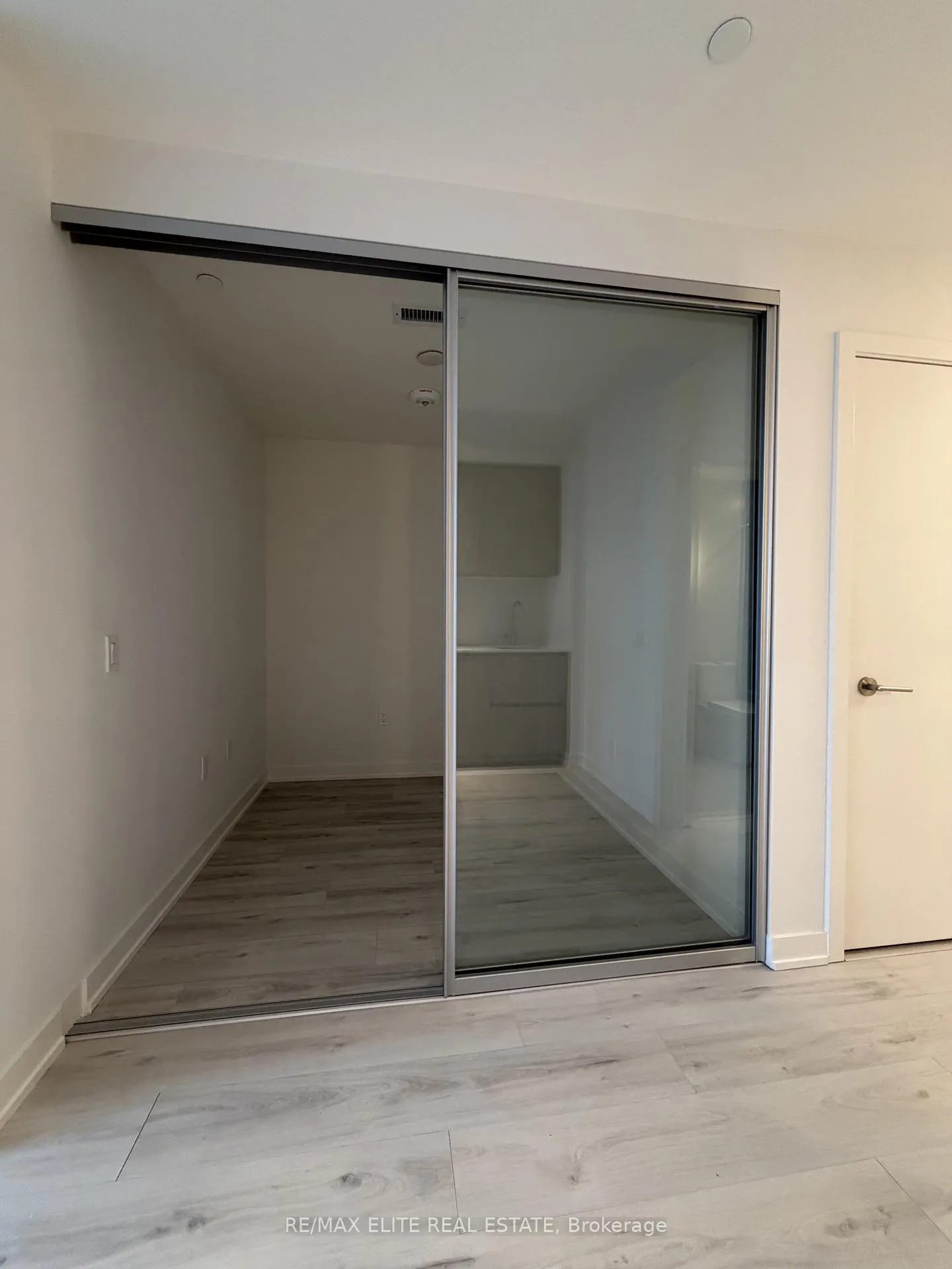 Photo 8 of Unit 2011S, 110 Broadway Avenue, Toronto, Mount Pleasant West — HOMEH