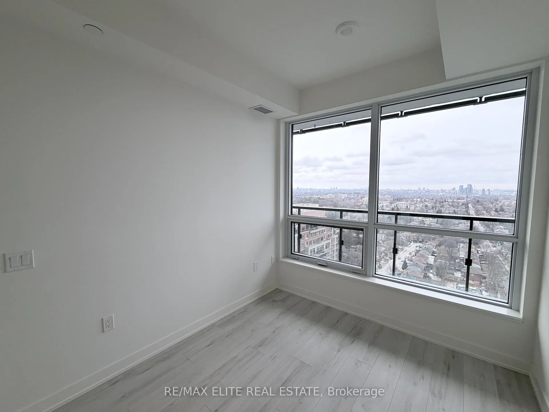 Photo 9 of Unit 2011S, 110 Broadway Avenue, Toronto, Mount Pleasant West — HOMEH