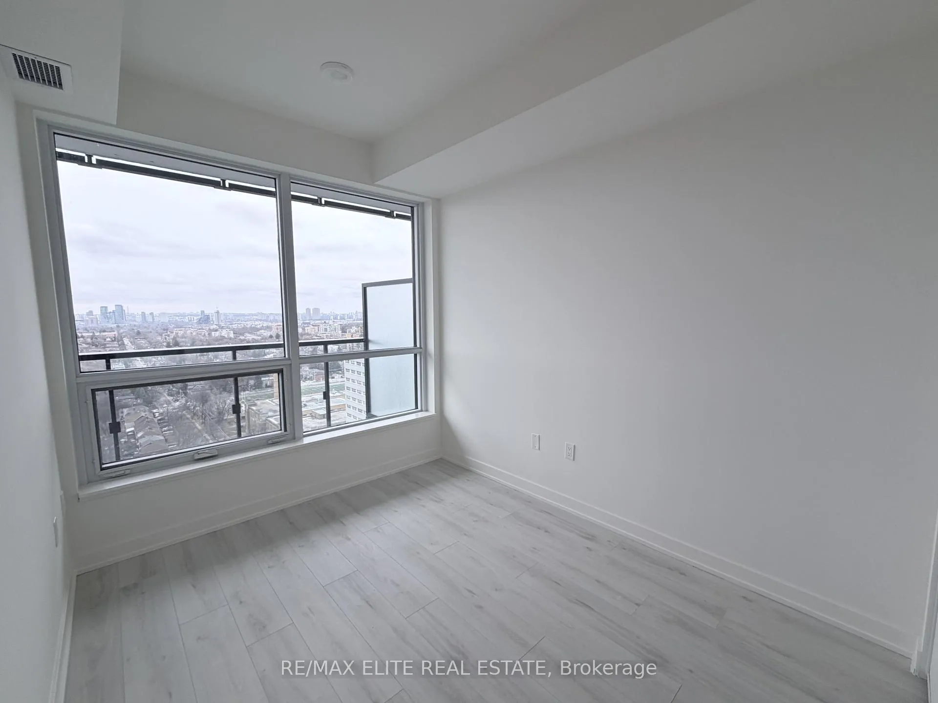 Photo 10 of Unit 2011S, 110 Broadway Avenue, Toronto, Mount Pleasant West — HOMEH