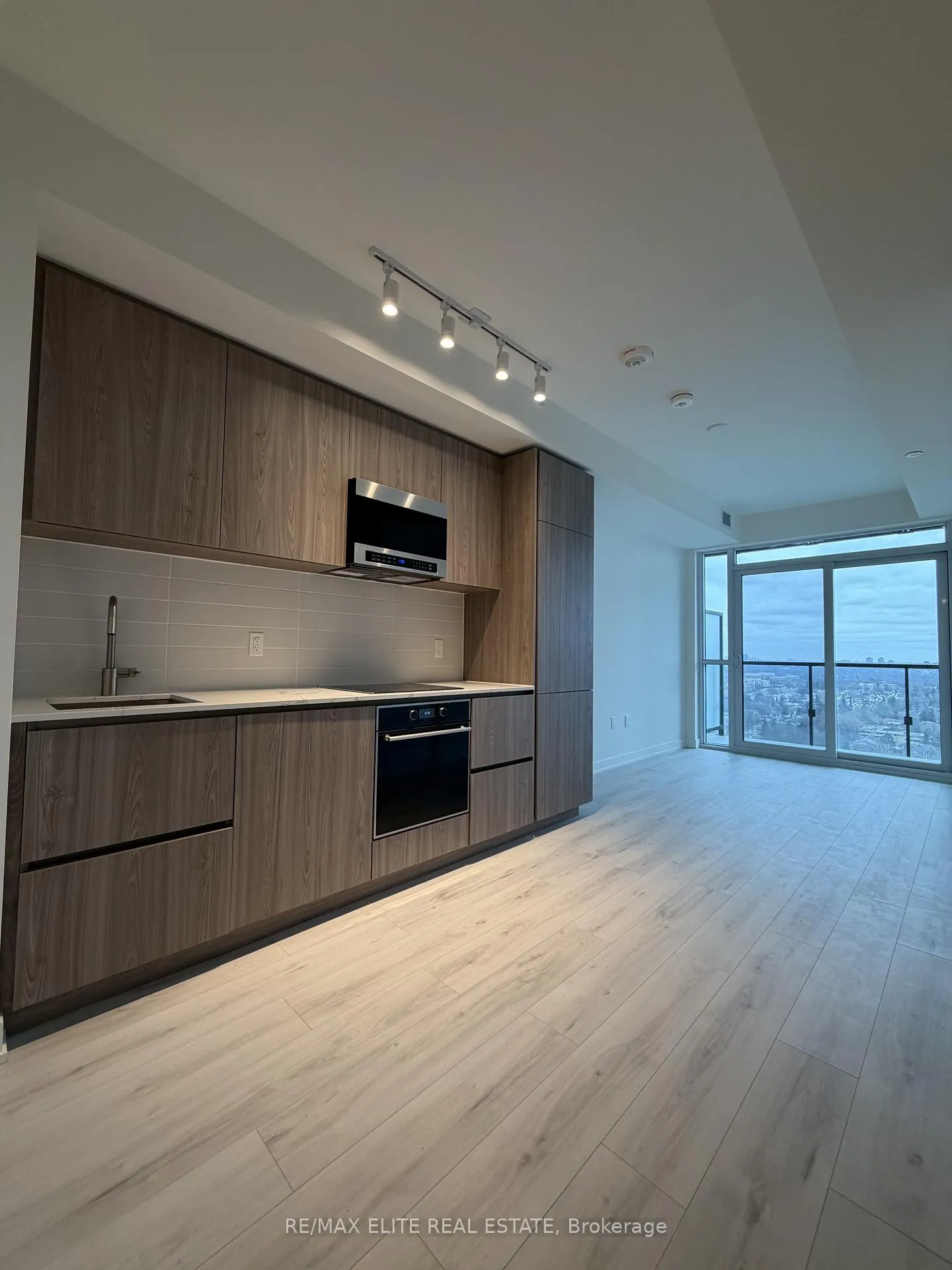 Photo 17 of Unit 2011S, 110 Broadway Avenue, Toronto, Mount Pleasant West — HOMEH