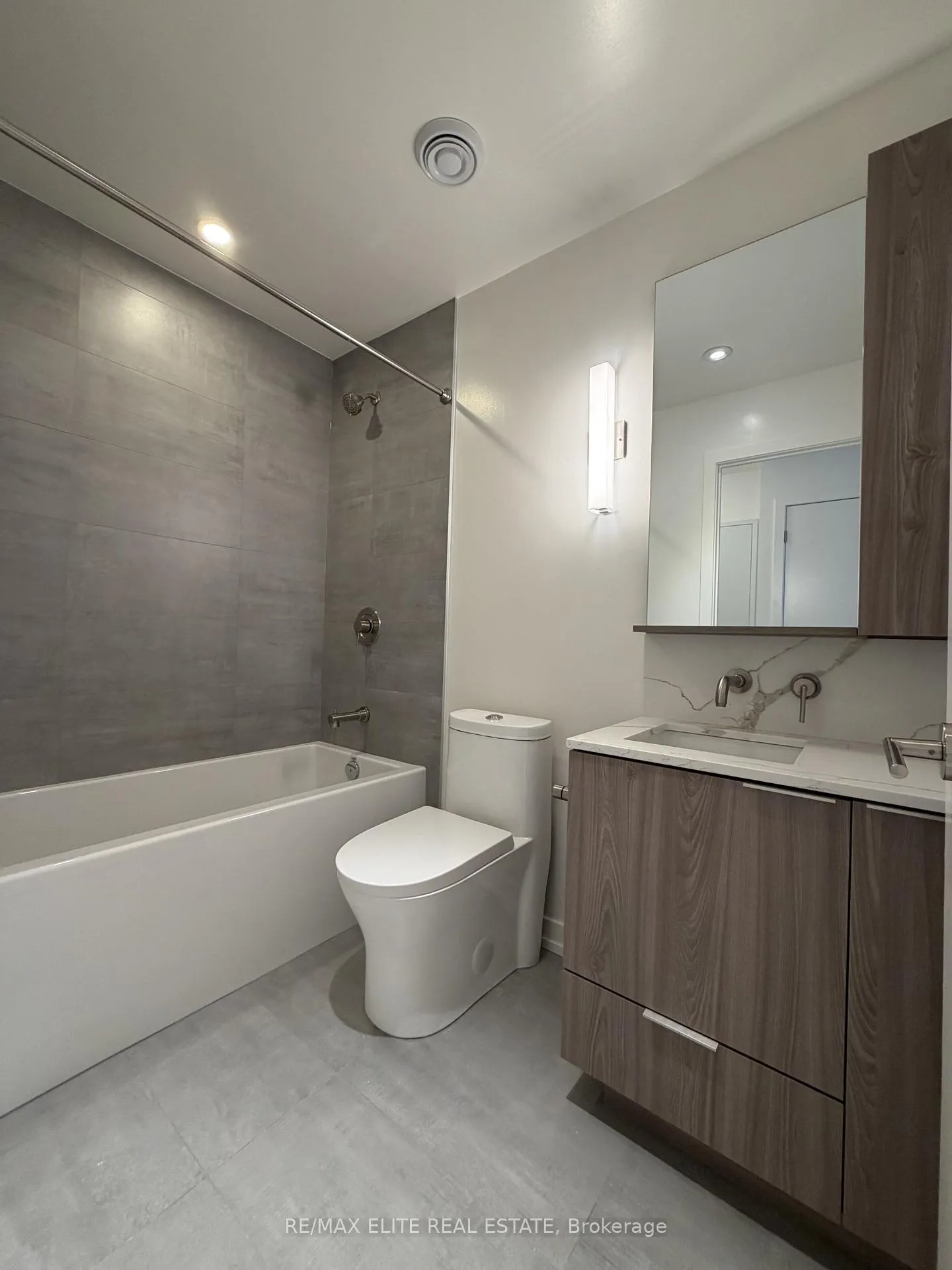 Photo 18 of Unit 2011S, 110 Broadway Avenue, Toronto, Mount Pleasant West — HOMEH