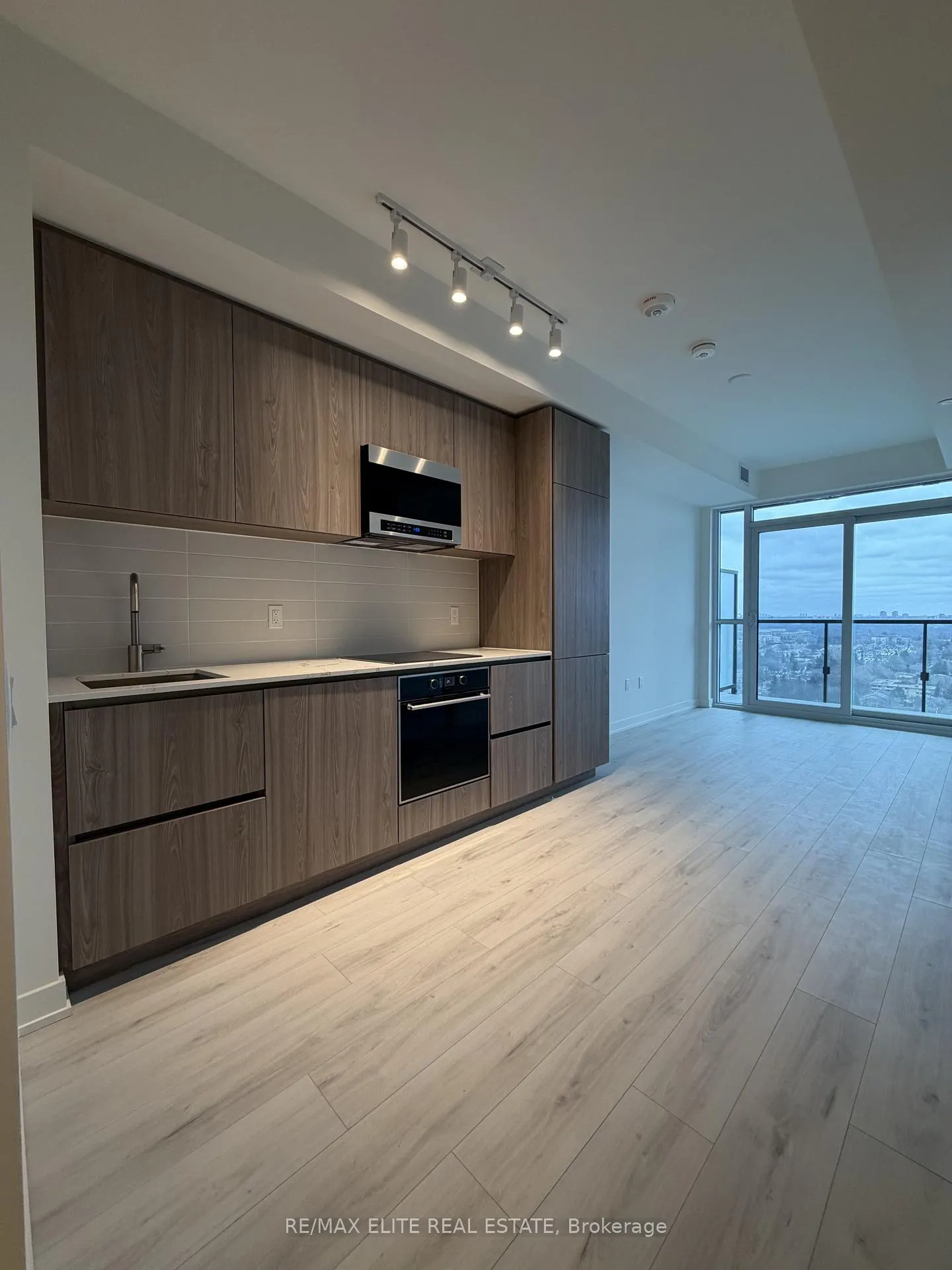 Photo 20 of Unit 2011S, 110 Broadway Avenue, Toronto, Mount Pleasant West — HOMEH