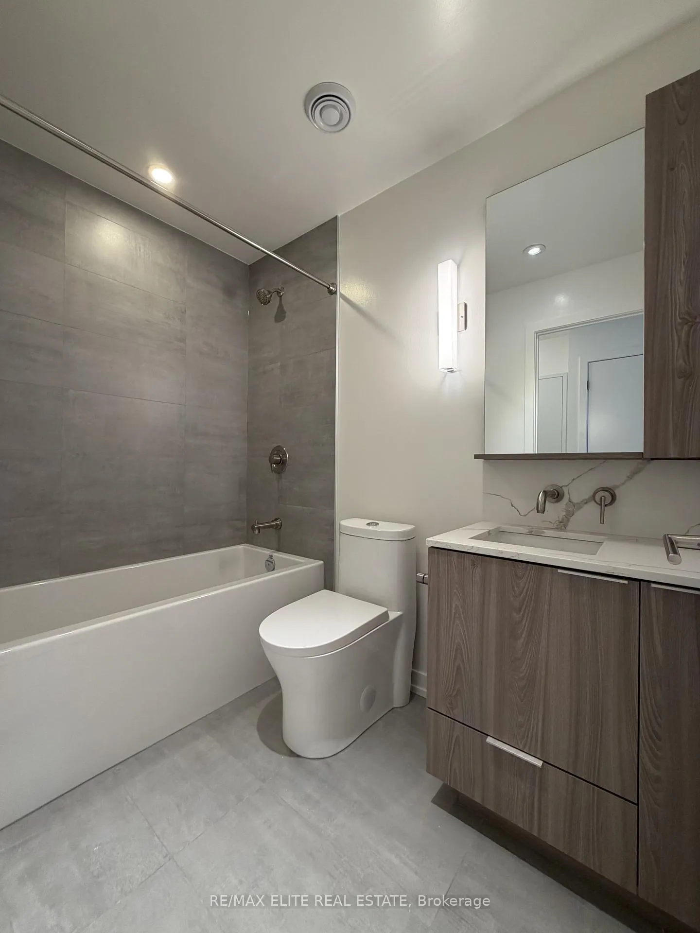 Photo 21 of Unit 2011S, 110 Broadway Avenue, Toronto, Mount Pleasant West — HOMEH