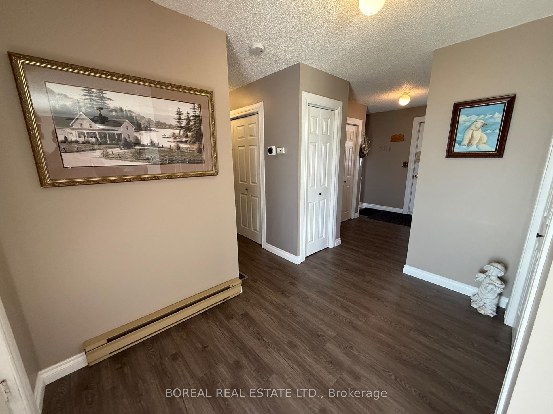 Photo 21 of 35 Eighteenth Avenue, Cochrane — HOMEH