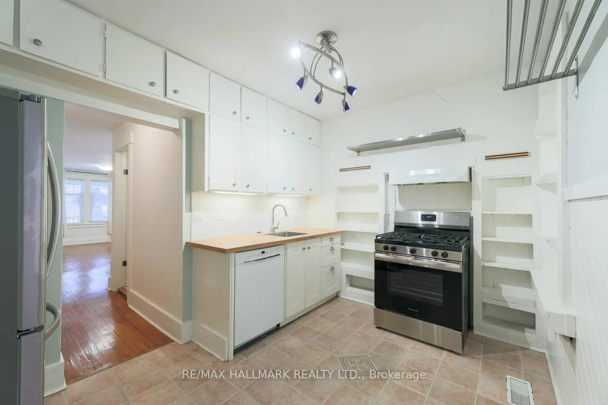 Photo 7 of Unit Main & Lower, 171 Wheeler Avenue, Toronto, The Beaches — HOMEH