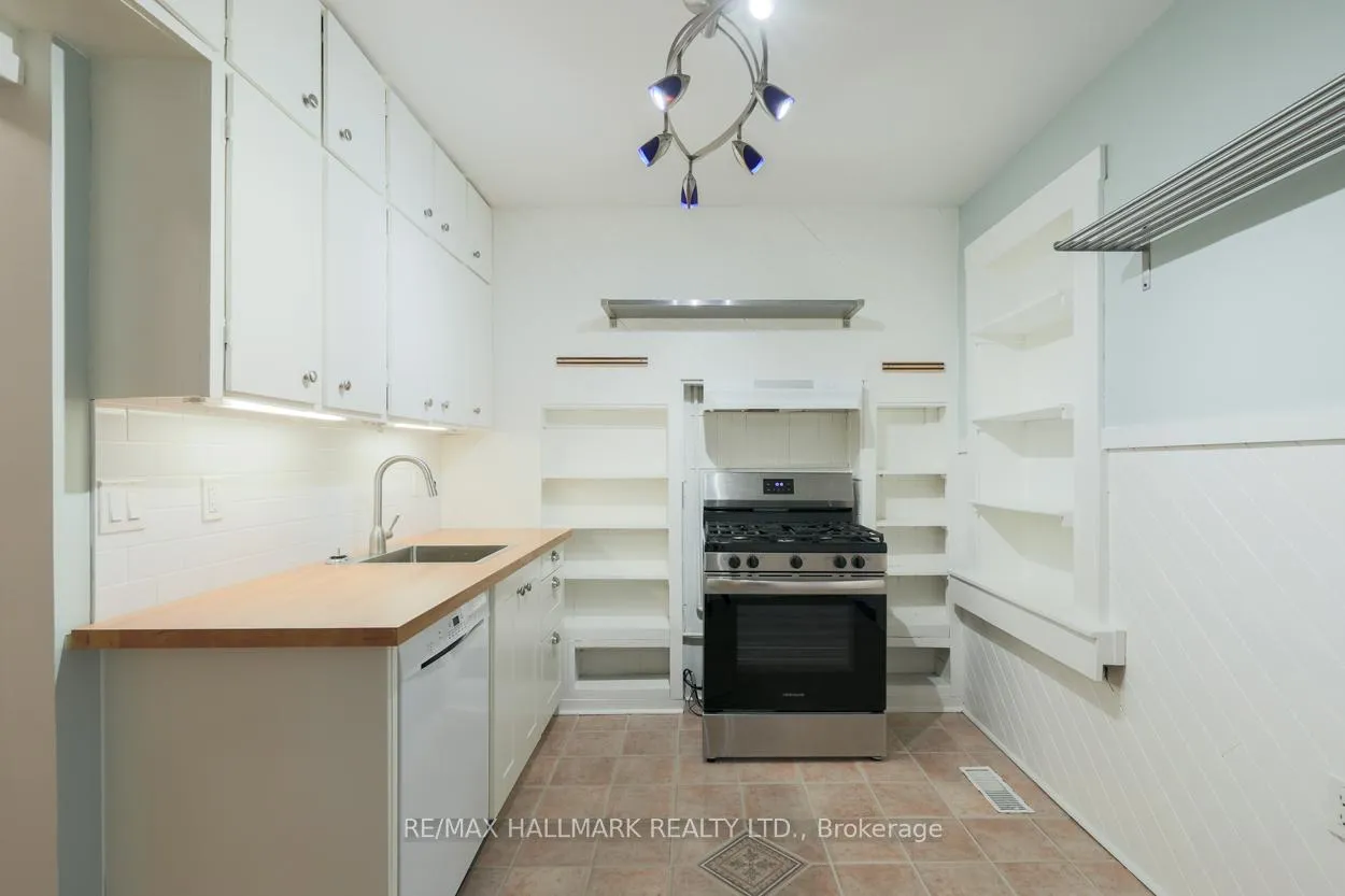 Photo 9 of Unit Main & Lower, 171 Wheeler Avenue, Toronto, The Beaches — HOMEH