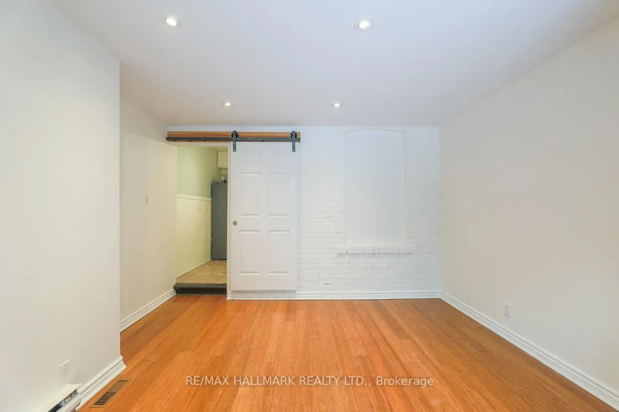 Photo 12 of Unit Main & Lower, 171 Wheeler Avenue, Toronto, The Beaches — HOMEH
