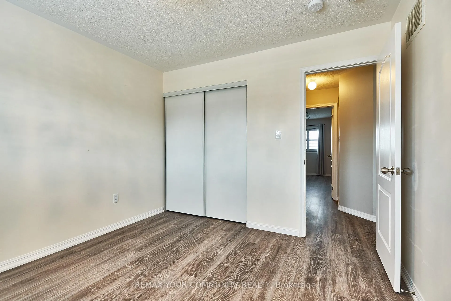 Photo 23 of 10 Don Hadden Crescent, Brock, Sunderland — HOMEH
