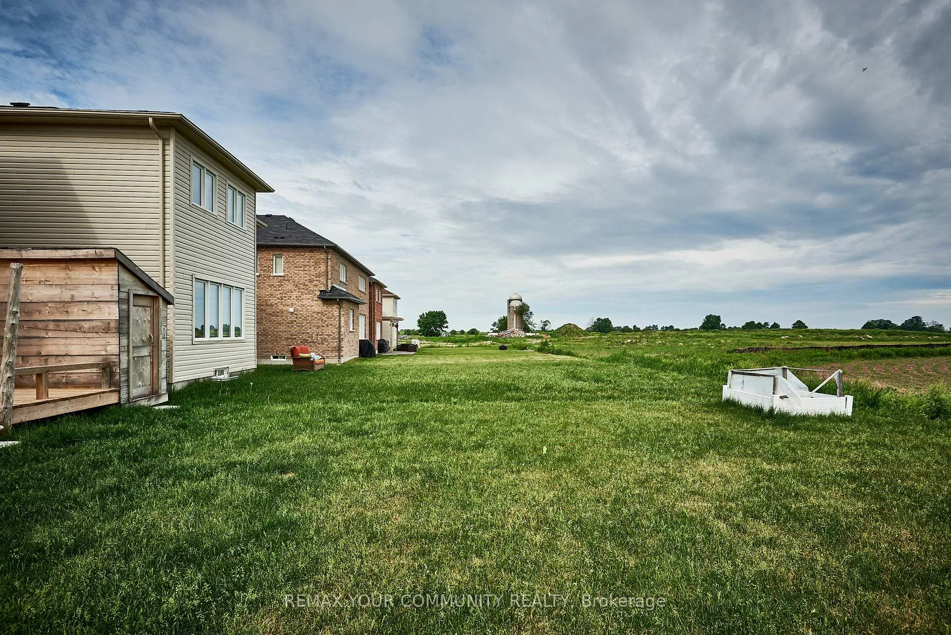 Photo 38 of 10 Don Hadden Crescent, Brock, Sunderland — HOMEH