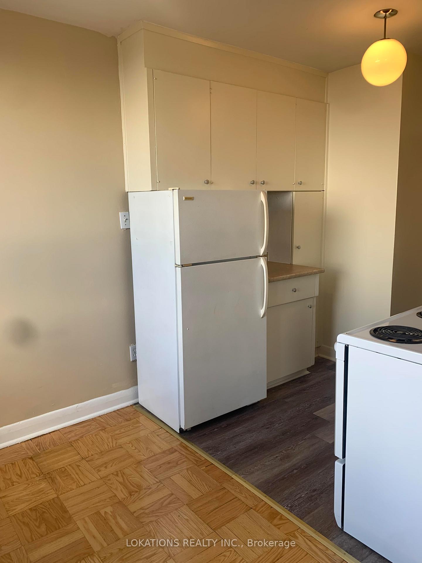 Photo 5 of Unit 102, 2135 Avenue Road, Toronto, Bedford Park-Nortown — HOMEH