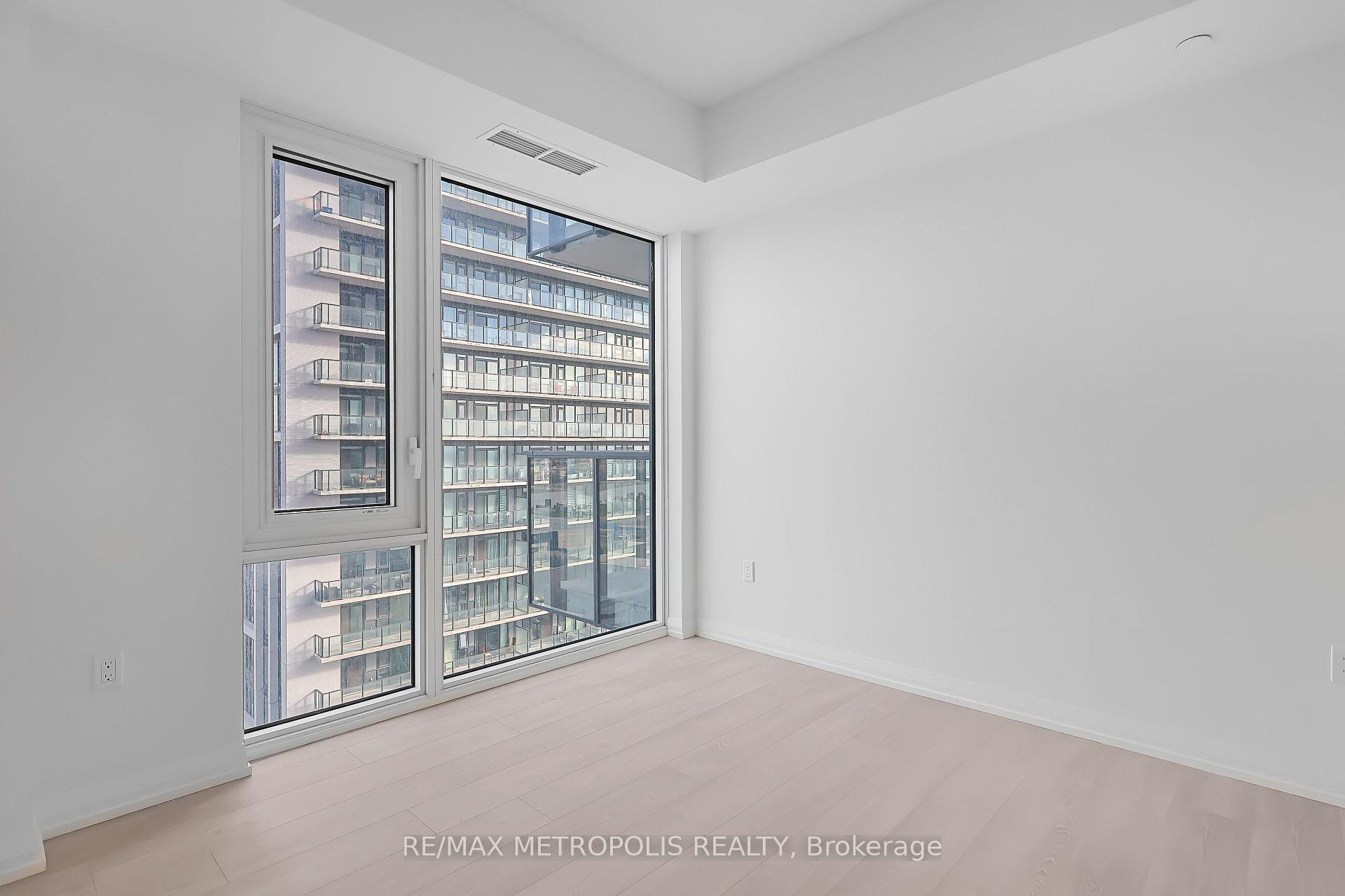Photo 7 of Unit 1711, 27 Korda Gate, Vaughan, Vellore Village — HOMEH
