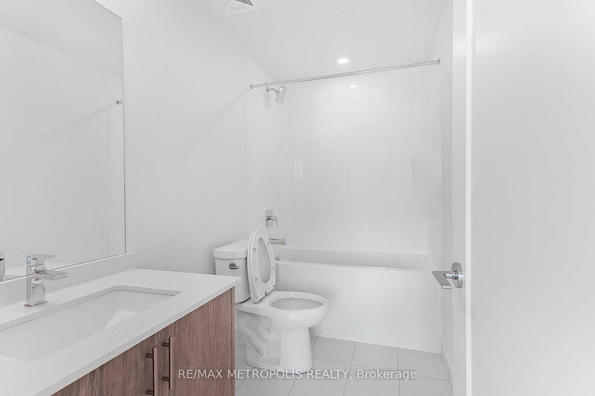 Photo 9 of Unit 1711, 27 Korda Gate, Vaughan, Vellore Village — HOMEH