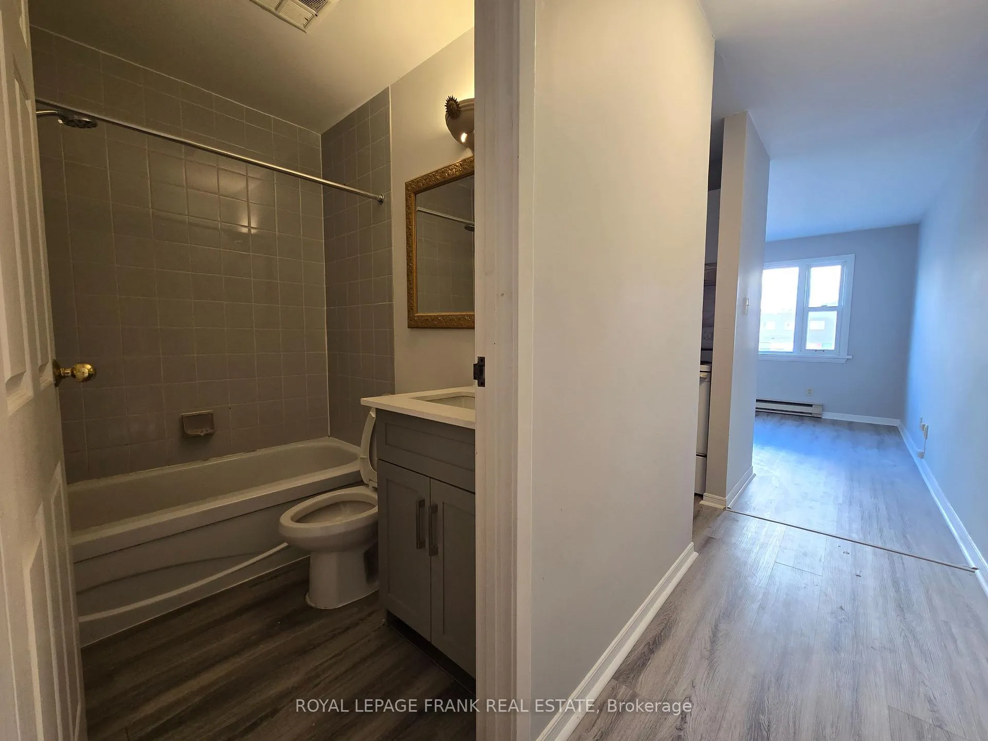 Photo 4 of Unit 1, 129 King Street E, Clarington, Bowmanville — HOMEH