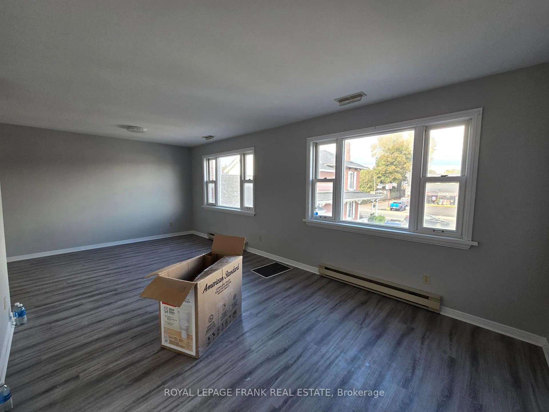Photo 6 of Unit 1, 129 King Street E, Clarington, Bowmanville — HOMEH