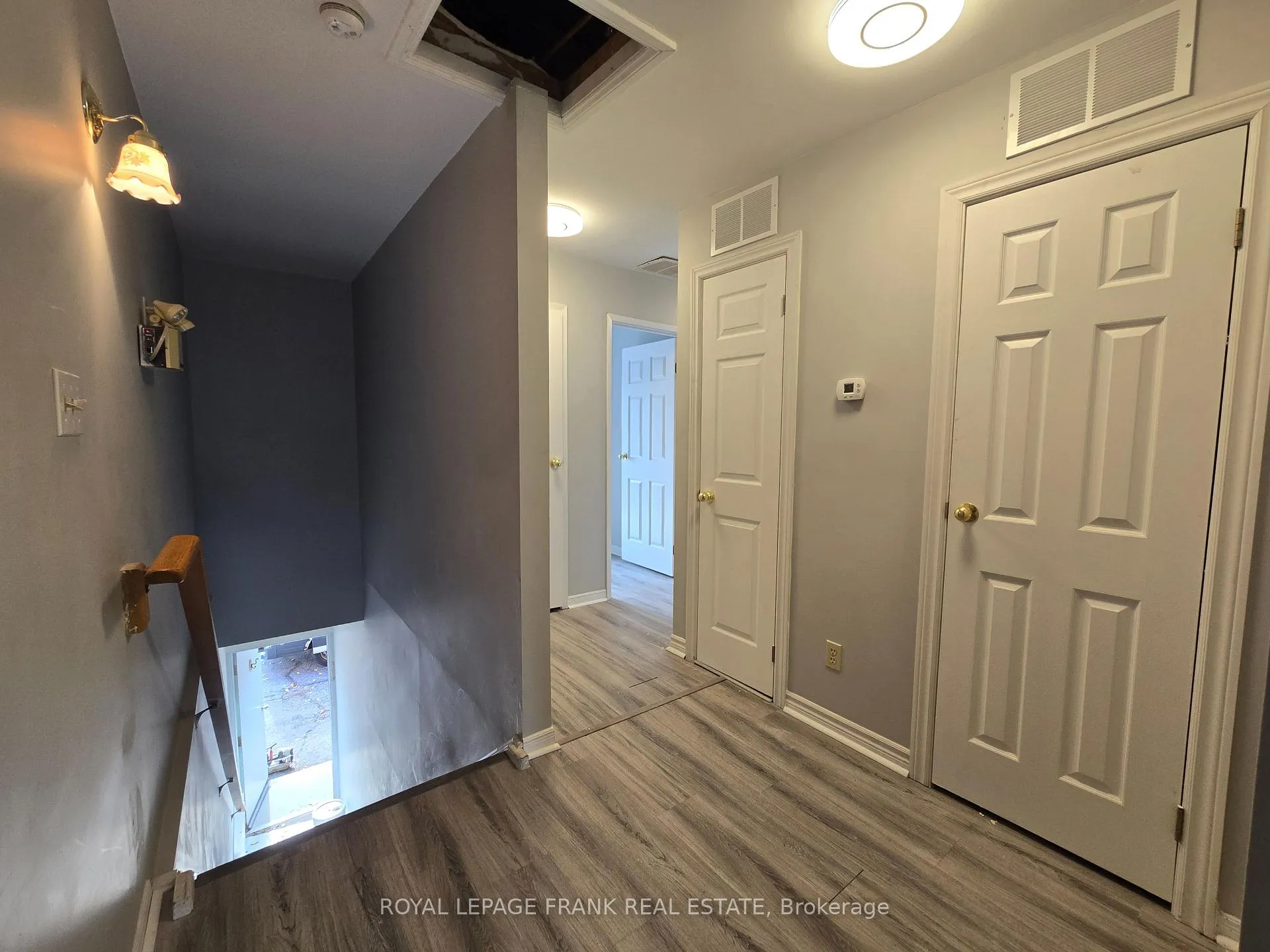 Photo 11 of Unit 1, 129 King Street E, Clarington, Bowmanville — HOMEH