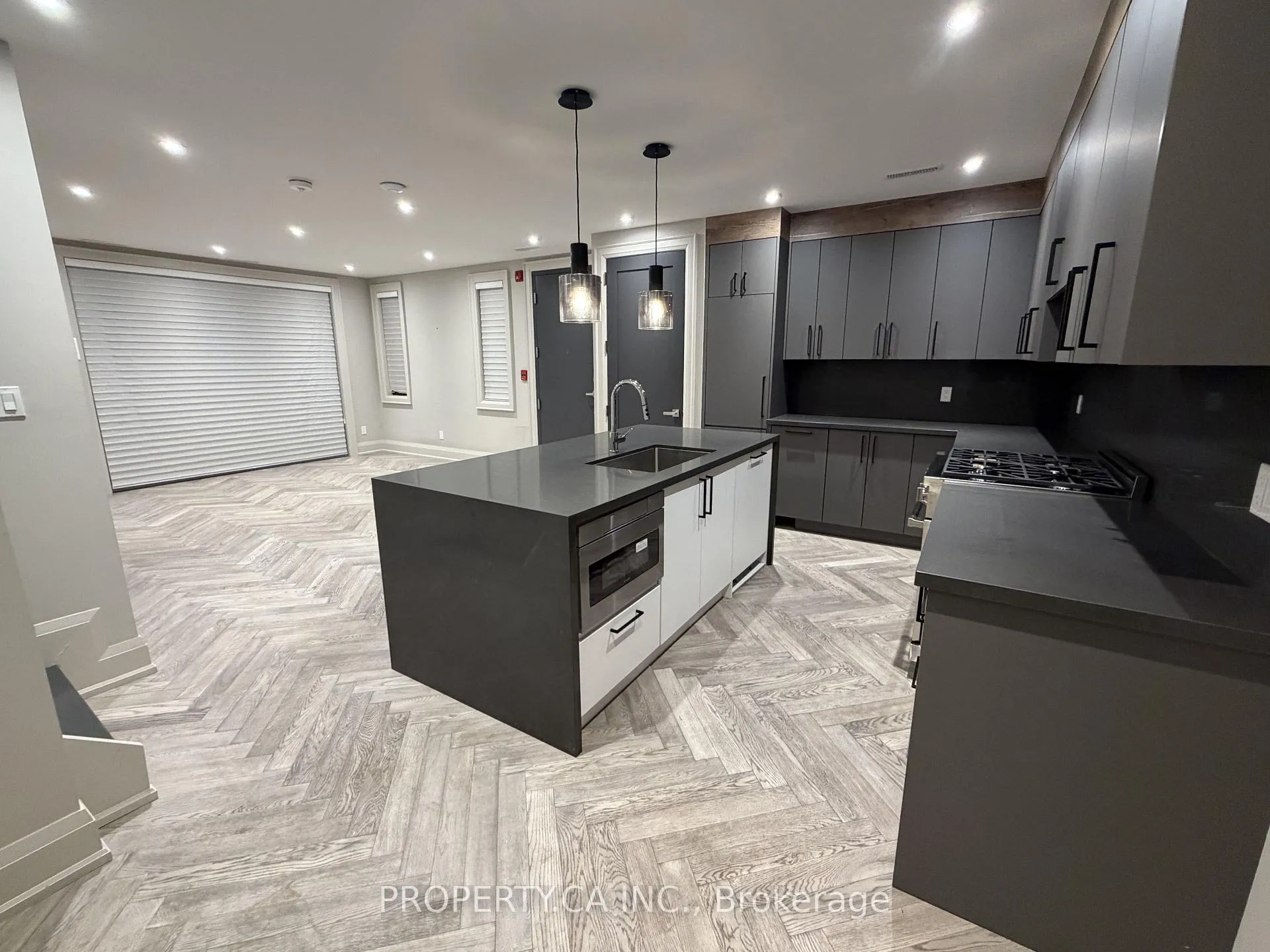 Photo 2 of Unit 6, 47 Madison Avenue, Toronto, The Annex — HOMEH