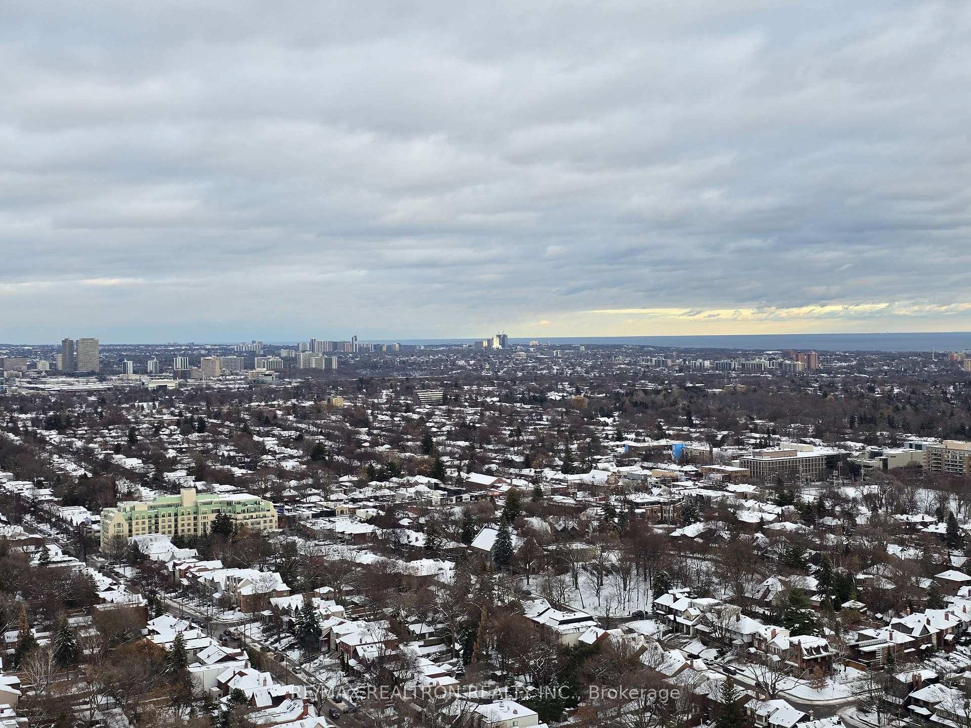 Photo 5 of Unit 3502, 20 Soudan Avenue, Toronto, Mount Pleasant West — HOMEH