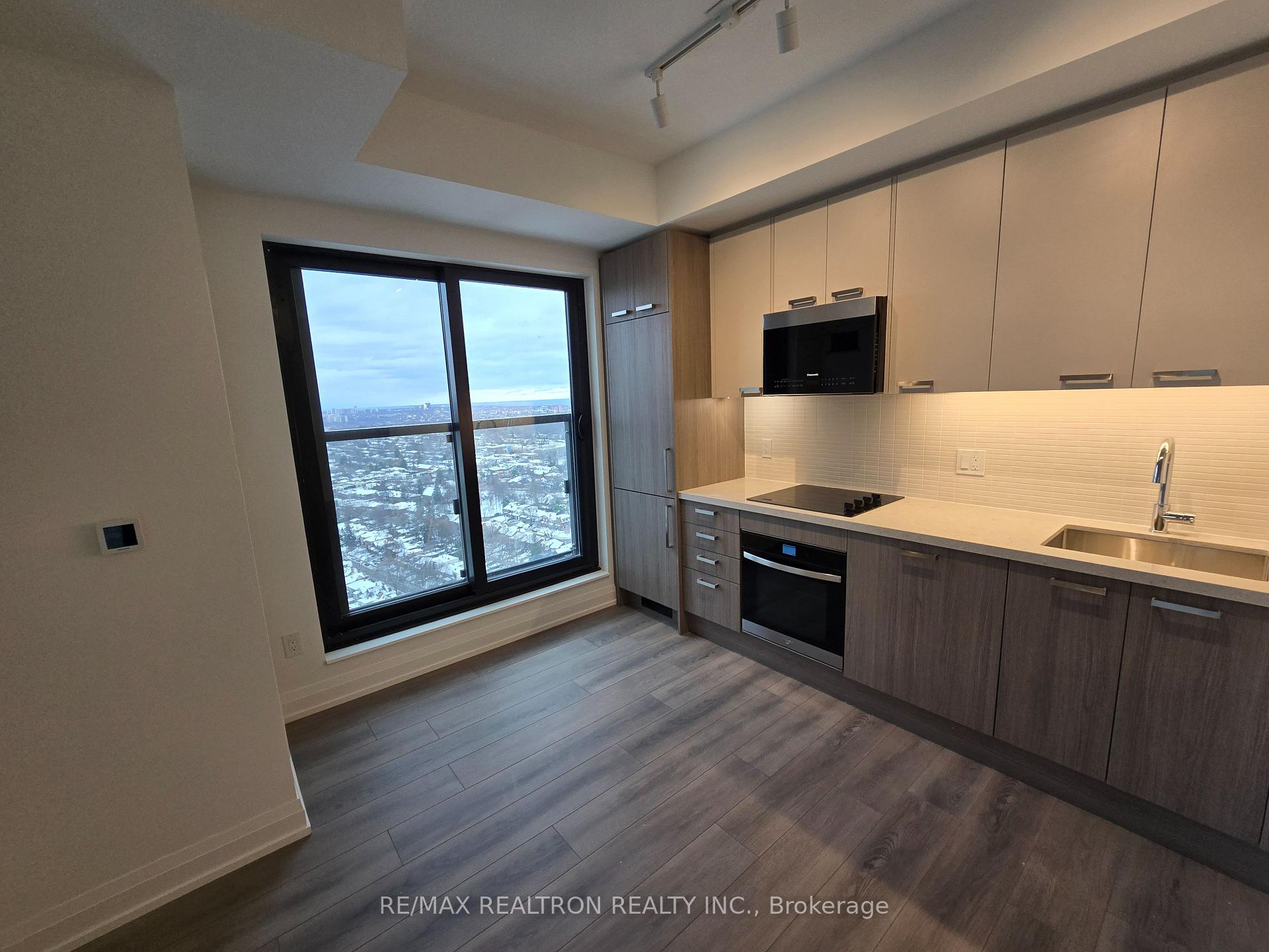 Photo 7 of Unit 3502, 20 Soudan Avenue, Toronto, Mount Pleasant West — HOMEH