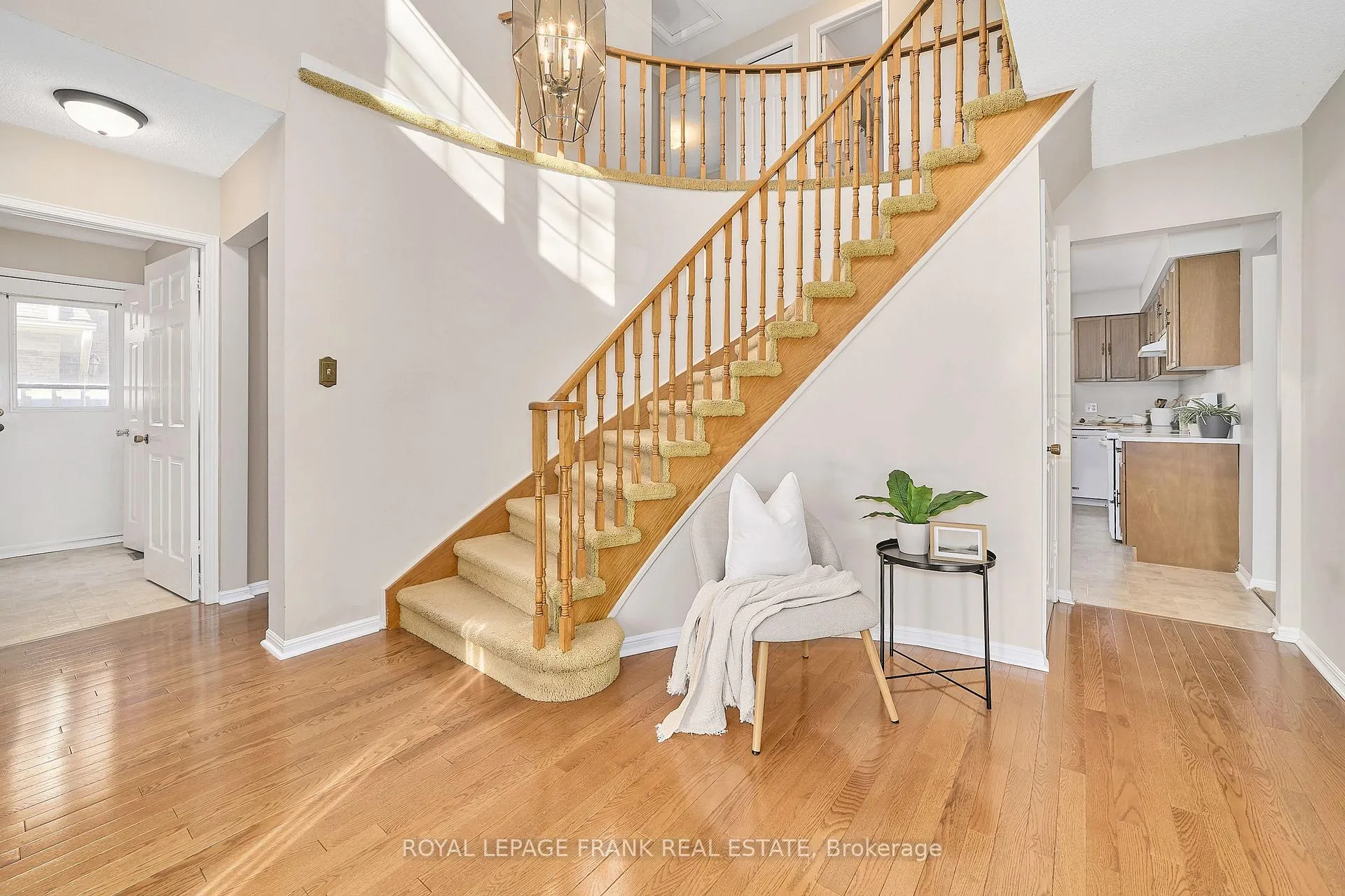 Photo 7 of 3 Hialeah Crescent, Whitby, Blue Grass Meadows — HOMEH