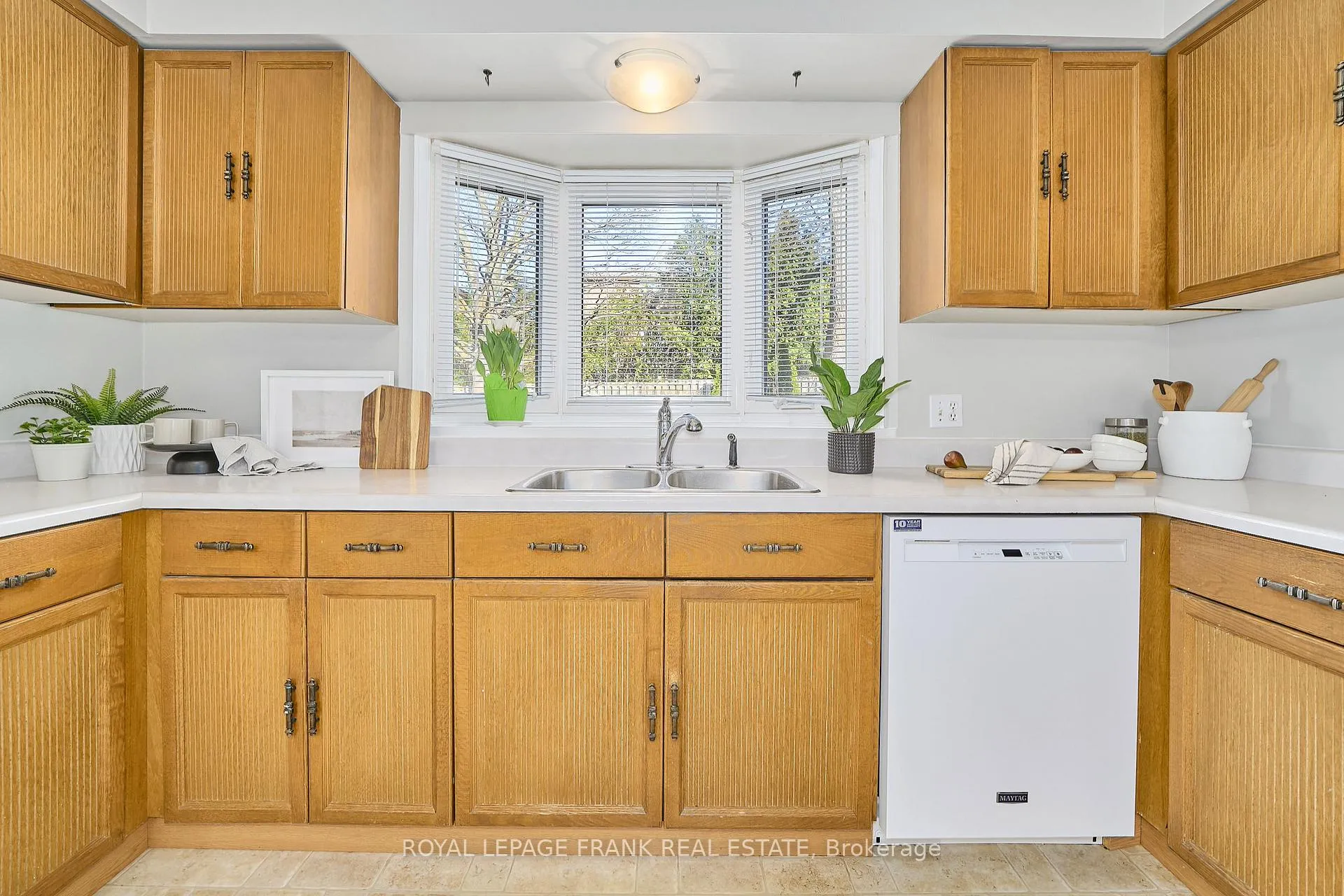 Photo 18 of 3 Hialeah Crescent, Whitby, Blue Grass Meadows — HOMEH