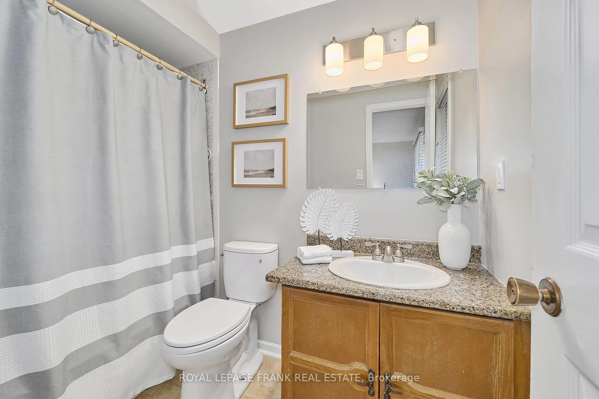 Photo 30 of 3 Hialeah Crescent, Whitby, Blue Grass Meadows — HOMEH