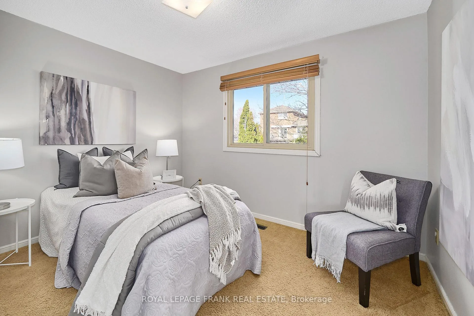 Photo 34 of 3 Hialeah Crescent, Whitby, Blue Grass Meadows — HOMEH