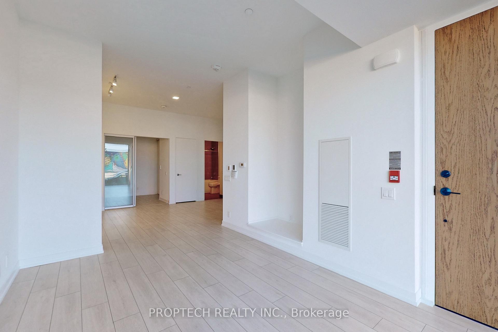Photo 6 of Unit TH12, 7 Buttermill Avenue, Vaughan, Vaughan Corporate Centre — HOMEH