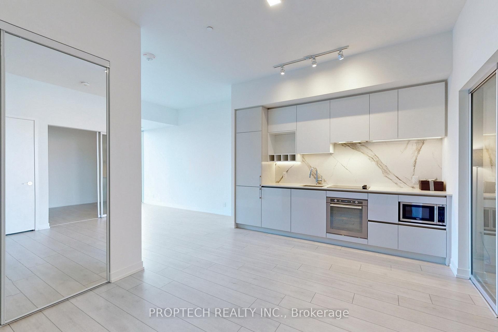 Photo 11 of Unit TH12, 7 Buttermill Avenue, Vaughan, Vaughan Corporate Centre — HOMEH
