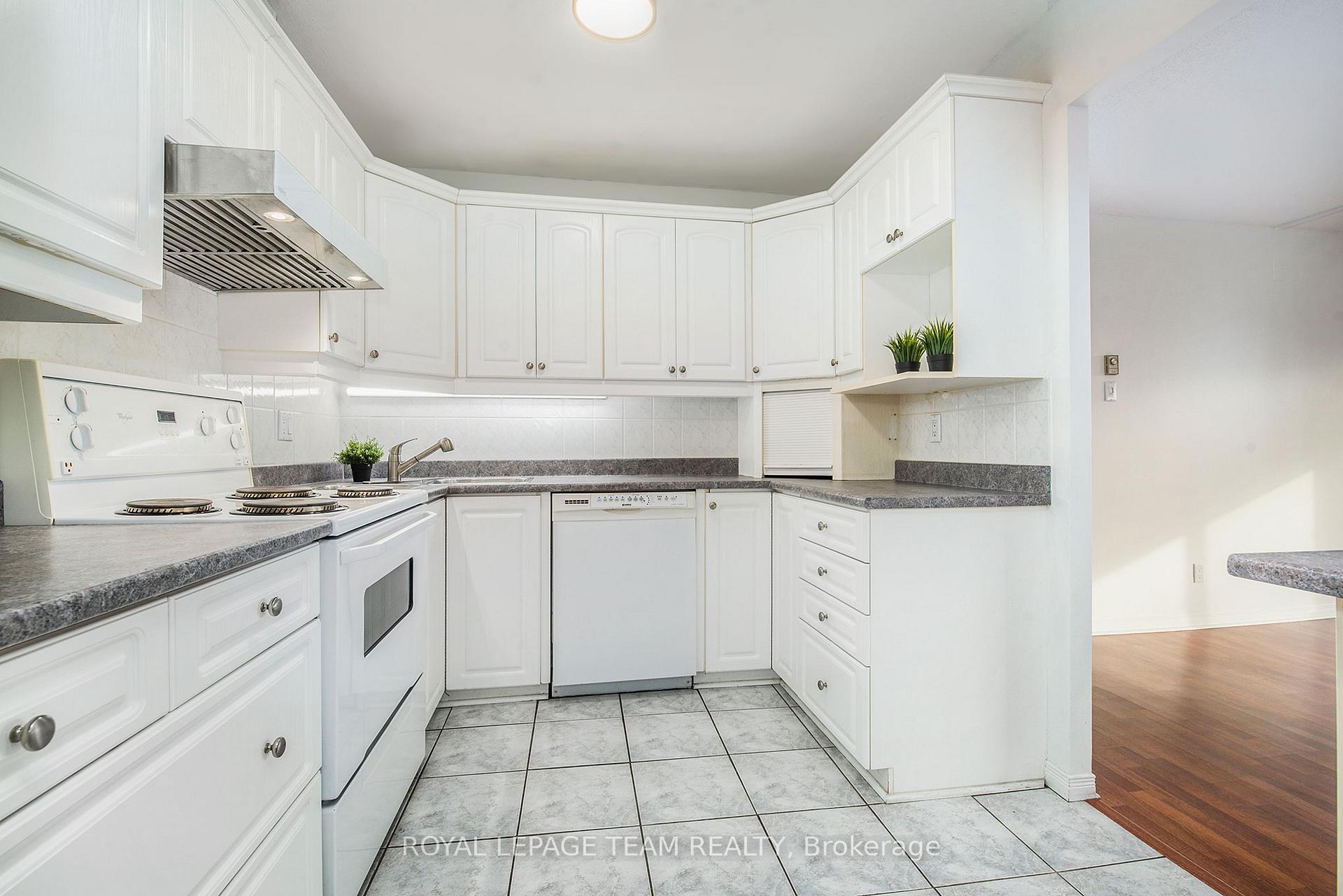 Photo 8 of Unit 804, 40 Landry Street, Ottawa, Vanier — HOMEH