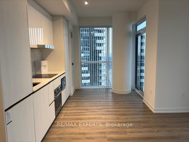 Photo 5 of Unit 4802, 8 Interchange Way, Vaughan, Vaughan Corporate Centre — HOMEH