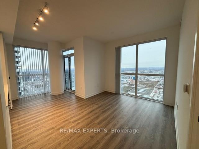 Photo 6 of Unit 4802, 8 Interchange Way, Vaughan, Vaughan Corporate Centre — HOMEH