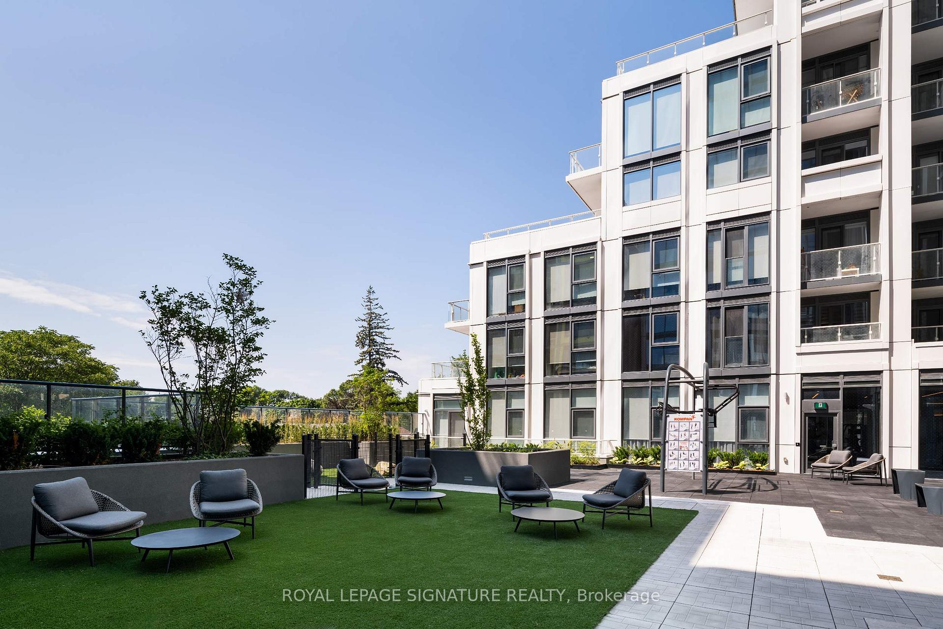 Photo 3 of Unit 801, 2020 Bathurst Street, Toronto, Humewood-Cedarvale — HOMEH