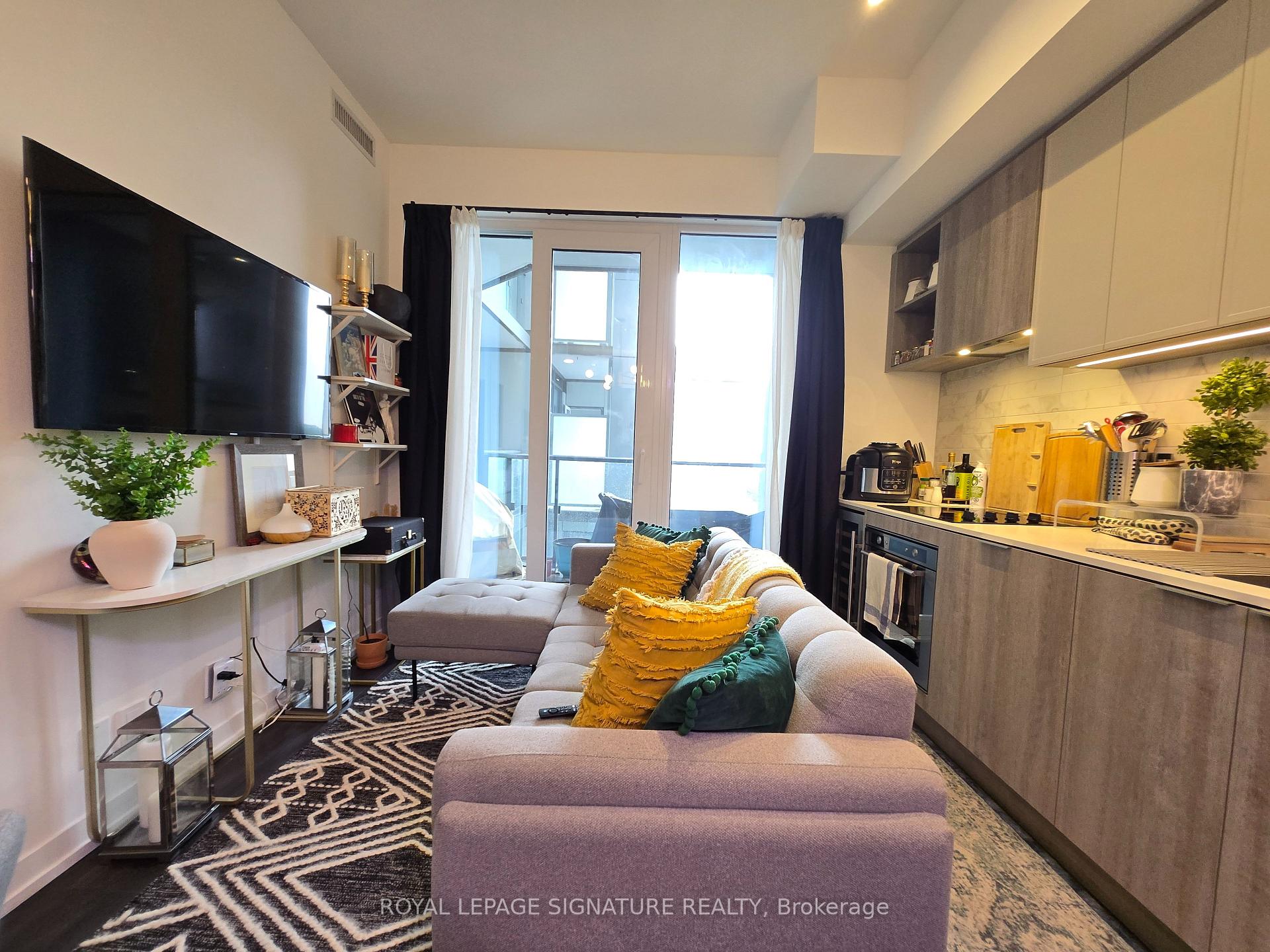 Photo 10 of Unit 801, 2020 Bathurst Street, Toronto, Humewood-Cedarvale — HOMEH