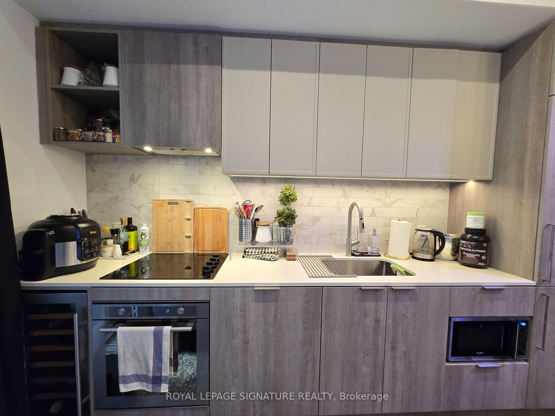 Photo 11 of Unit 801, 2020 Bathurst Street, Toronto, Humewood-Cedarvale — HOMEH