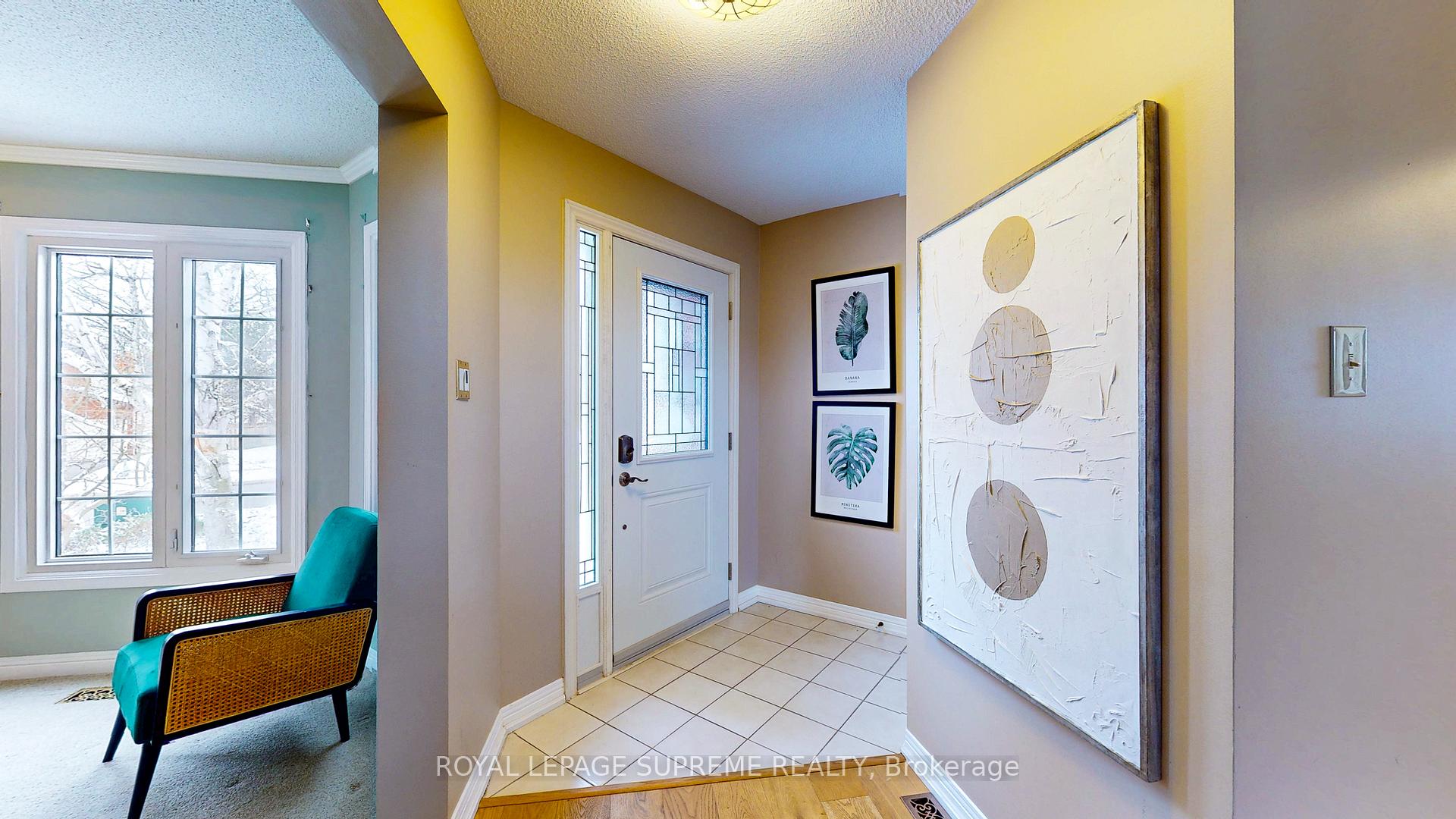 Photo 10 of 124 Browning Trail, Barrie, Letitia Heights — HOMEH