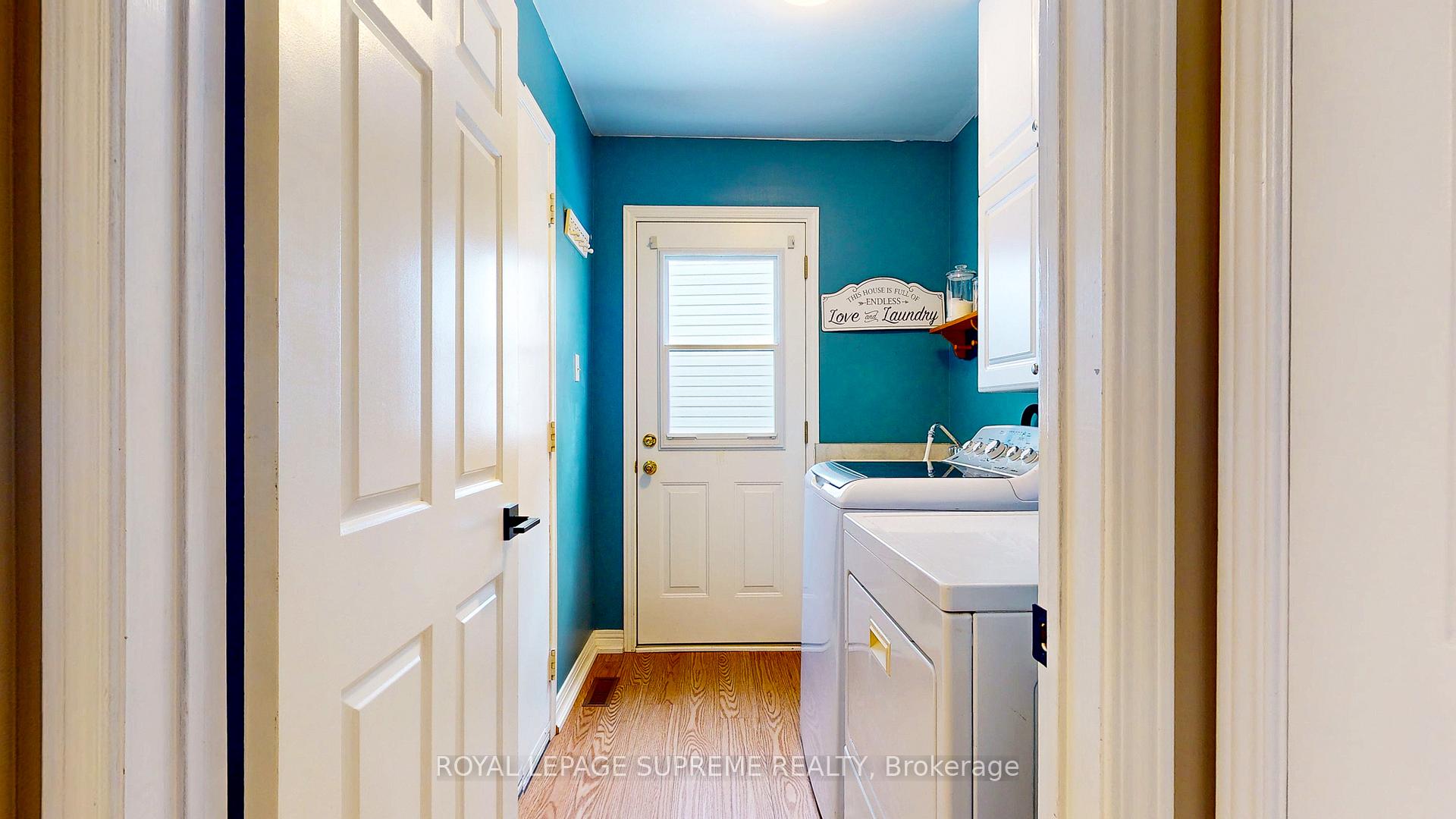 Photo 5 of 124 Browning Trail, Barrie, Letitia Heights — HOMEH