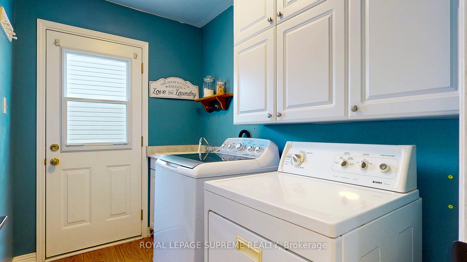 Photo 6 of 124 Browning Trail, Barrie, Letitia Heights — HOMEH
