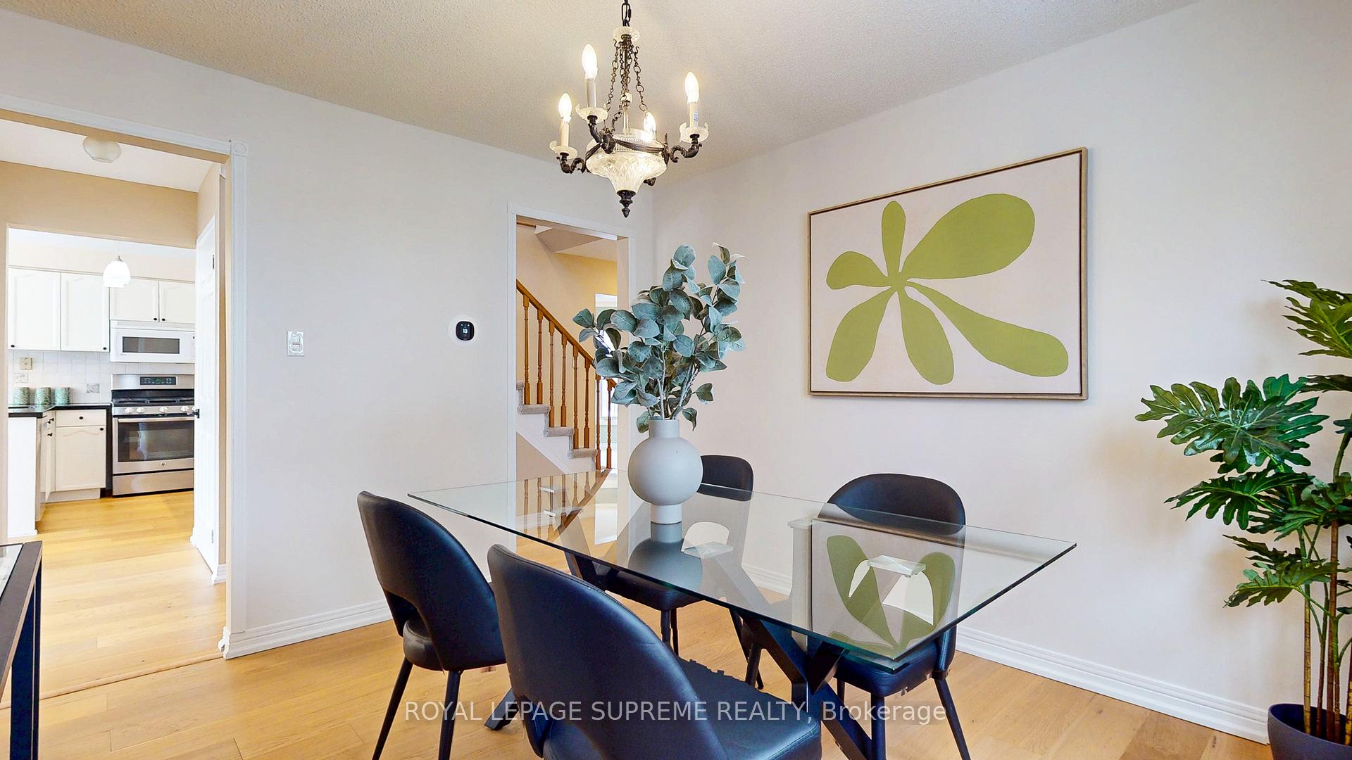 Photo 8 of 124 Browning Trail, Barrie, Letitia Heights — HOMEH