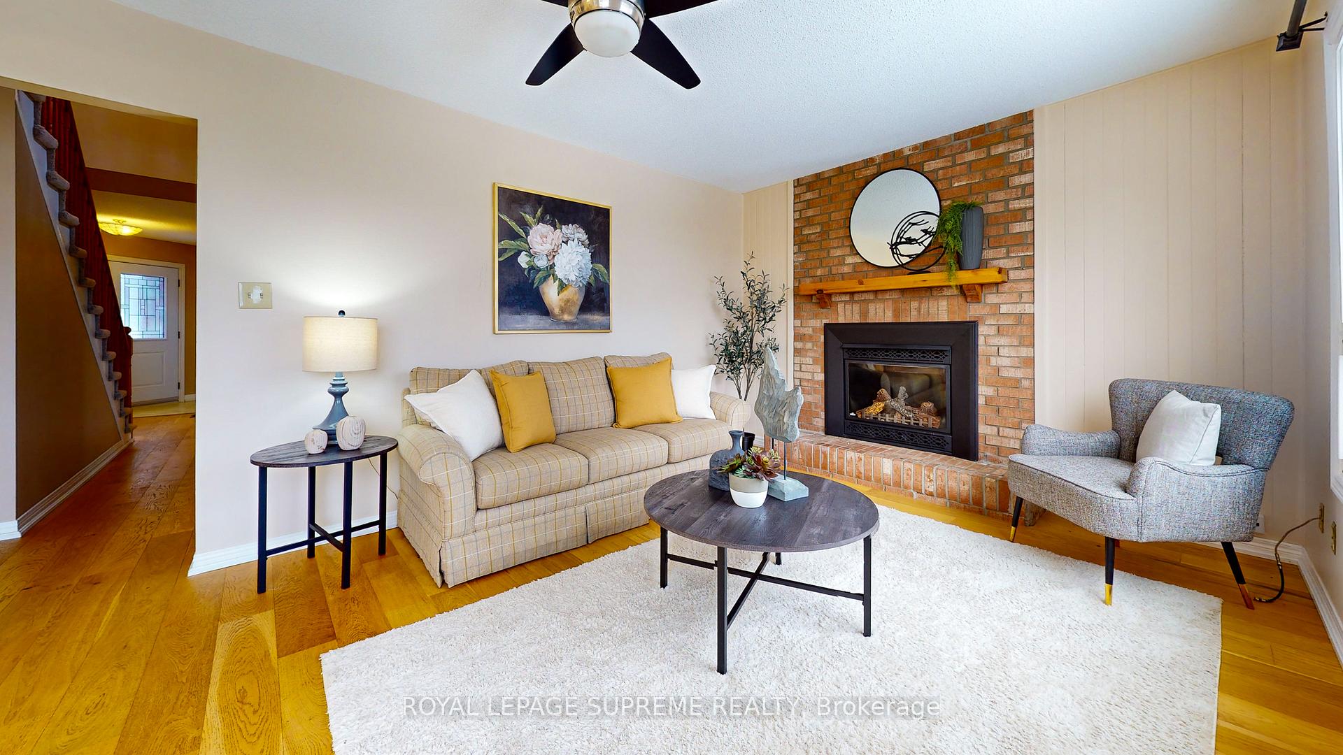 Photo 12 of 124 Browning Trail, Barrie, Letitia Heights — HOMEH