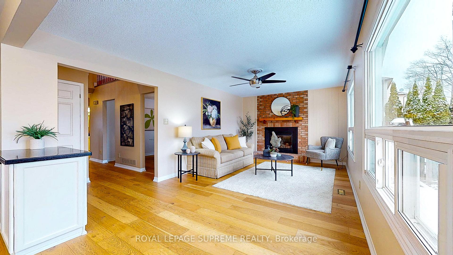 Photo 18 of 124 Browning Trail, Barrie, Letitia Heights — HOMEH