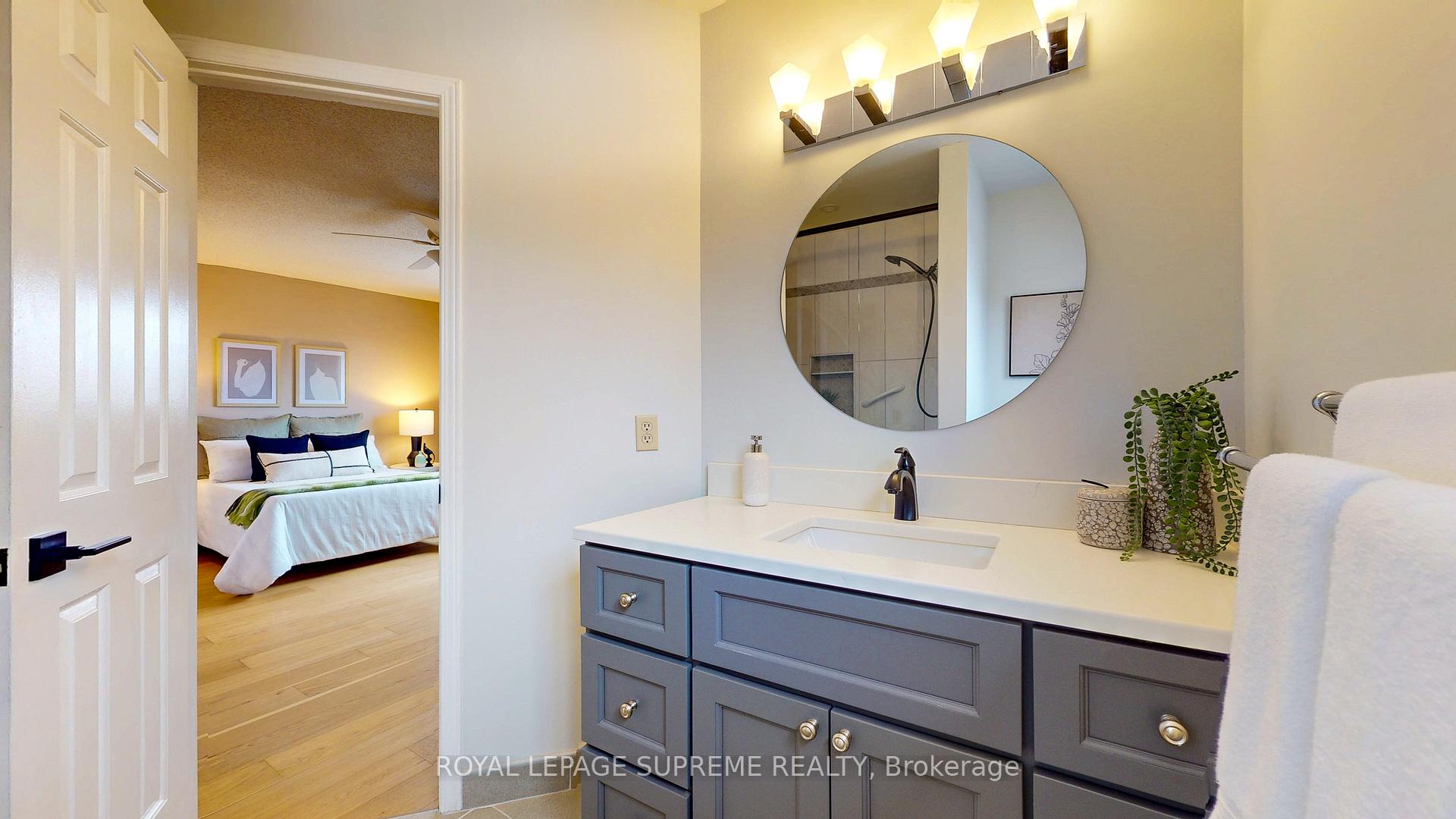 Photo 26 of 124 Browning Trail, Barrie, Letitia Heights — HOMEH