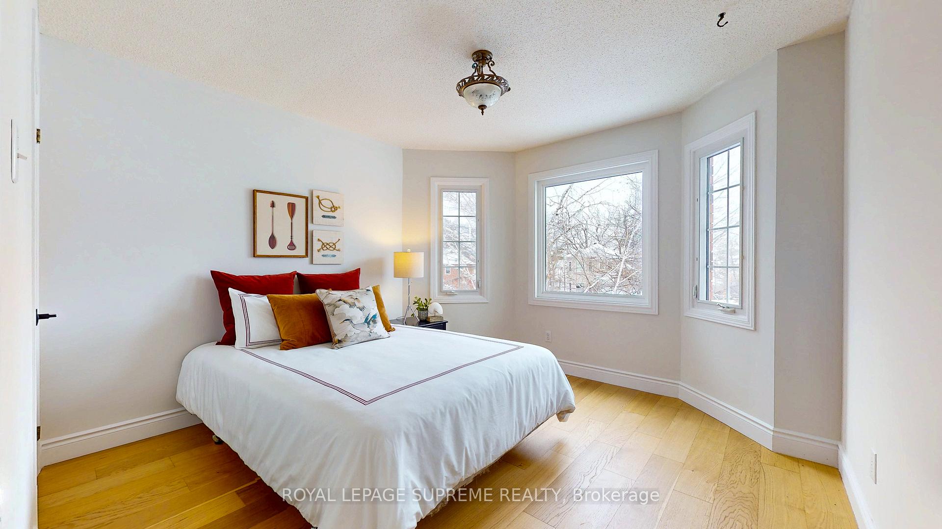 Photo 30 of 124 Browning Trail, Barrie, Letitia Heights — HOMEH
