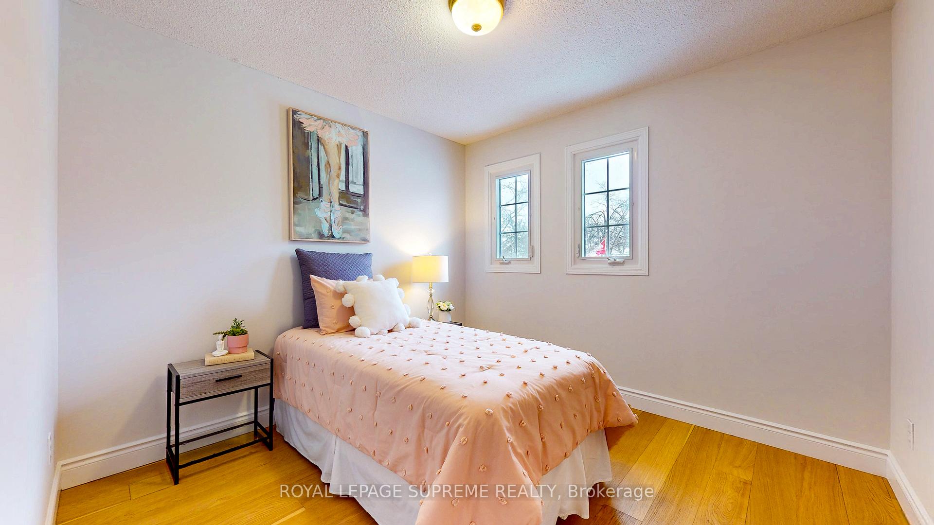 Photo 31 of 124 Browning Trail, Barrie, Letitia Heights — HOMEH