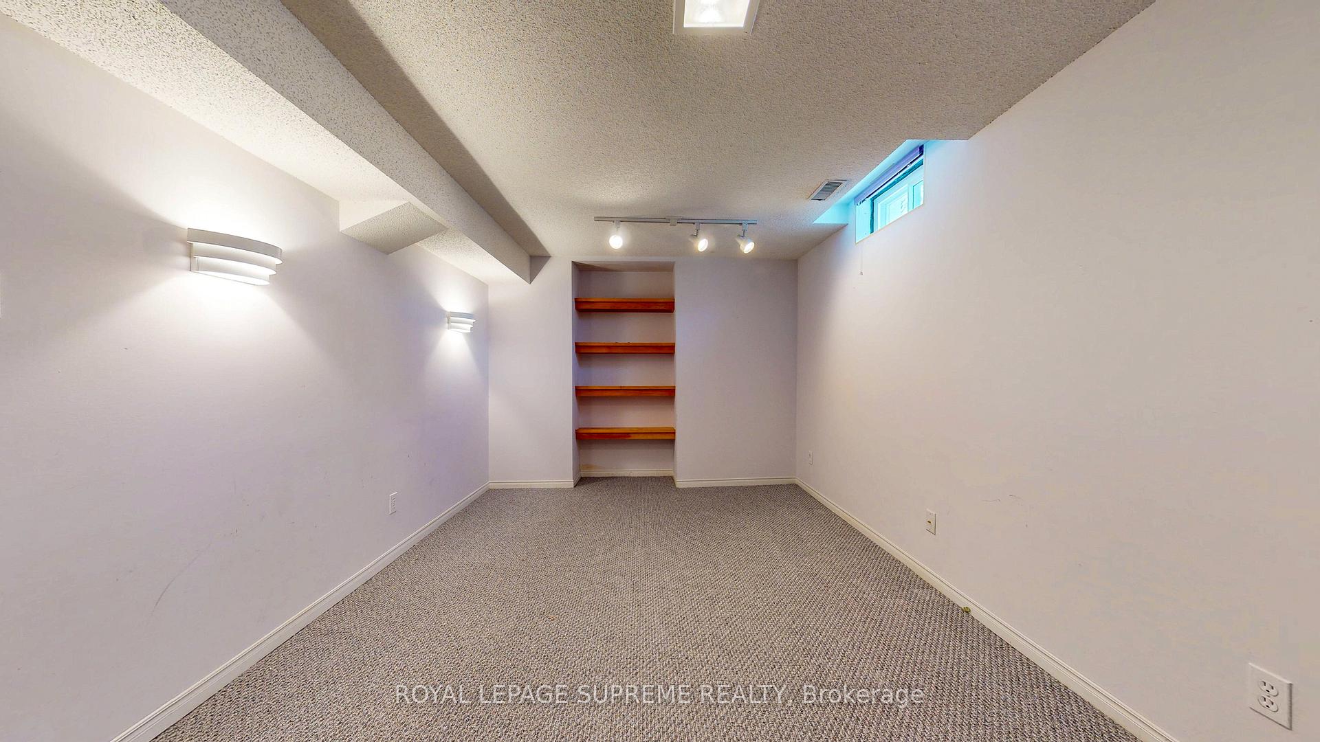Photo 34 of 124 Browning Trail, Barrie, Letitia Heights — HOMEH