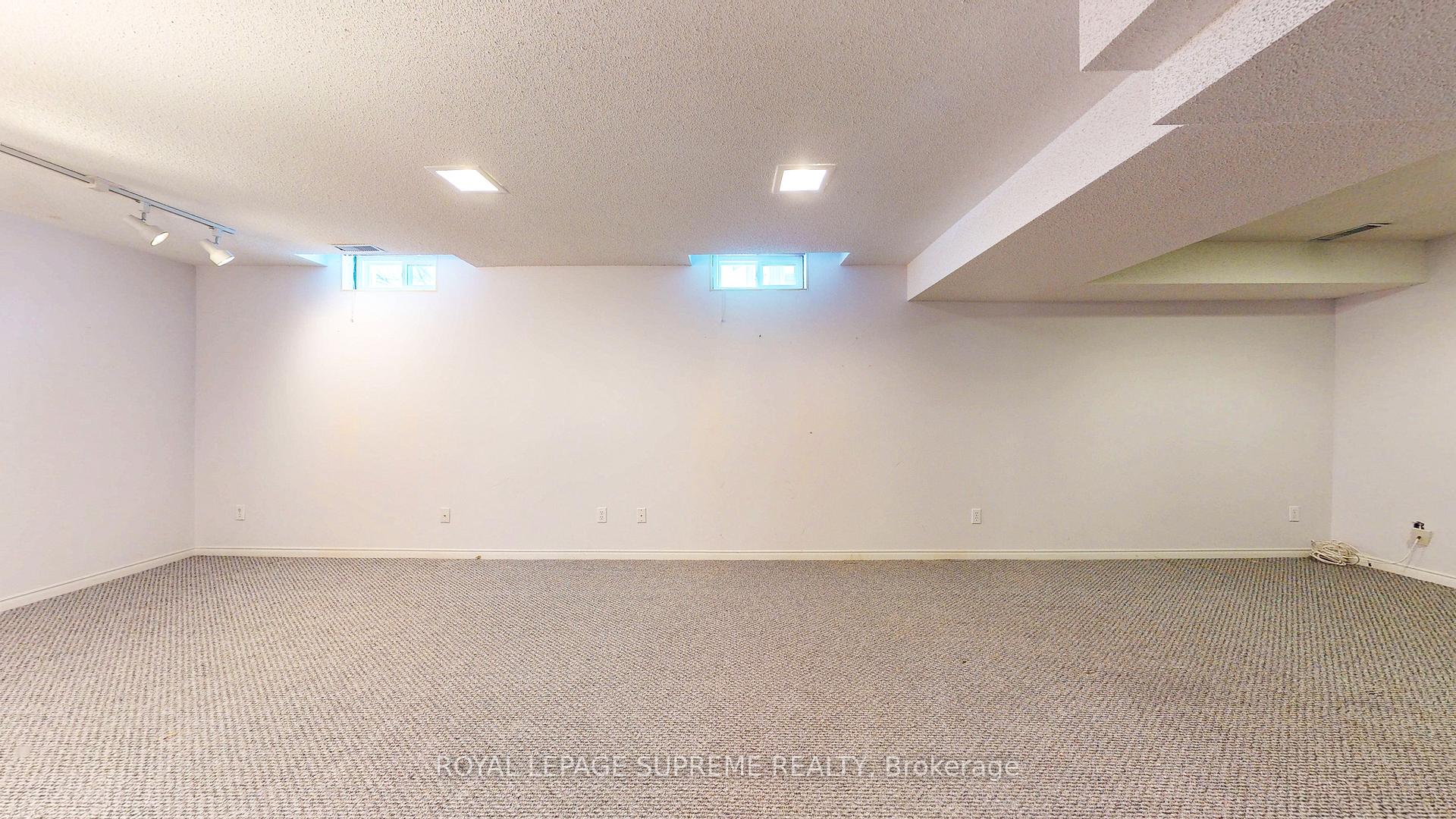 Photo 36 of 124 Browning Trail, Barrie, Letitia Heights — HOMEH