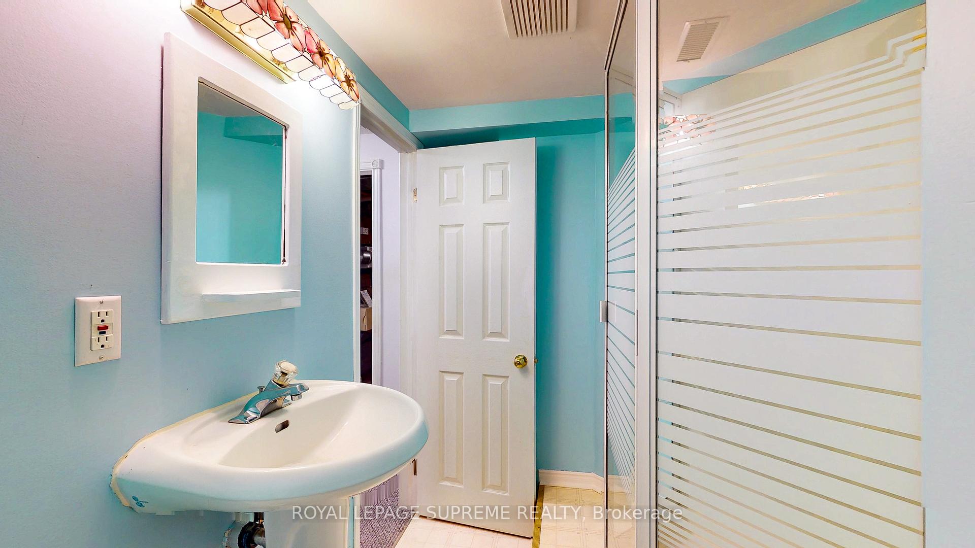 Photo 37 of 124 Browning Trail, Barrie, Letitia Heights — HOMEH