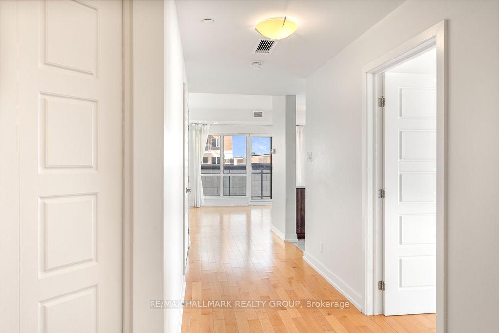 Photo 6 of Unit 210, 330 Titan Private, Ottawa, Borden Farm/Stewart Farm/Carleton Heights/Parkwood Hills — HOMEH